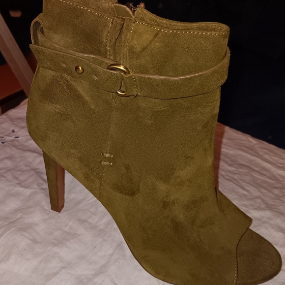 OLIVE GREEN SUEDE BOOTS - Picture 5 of 7